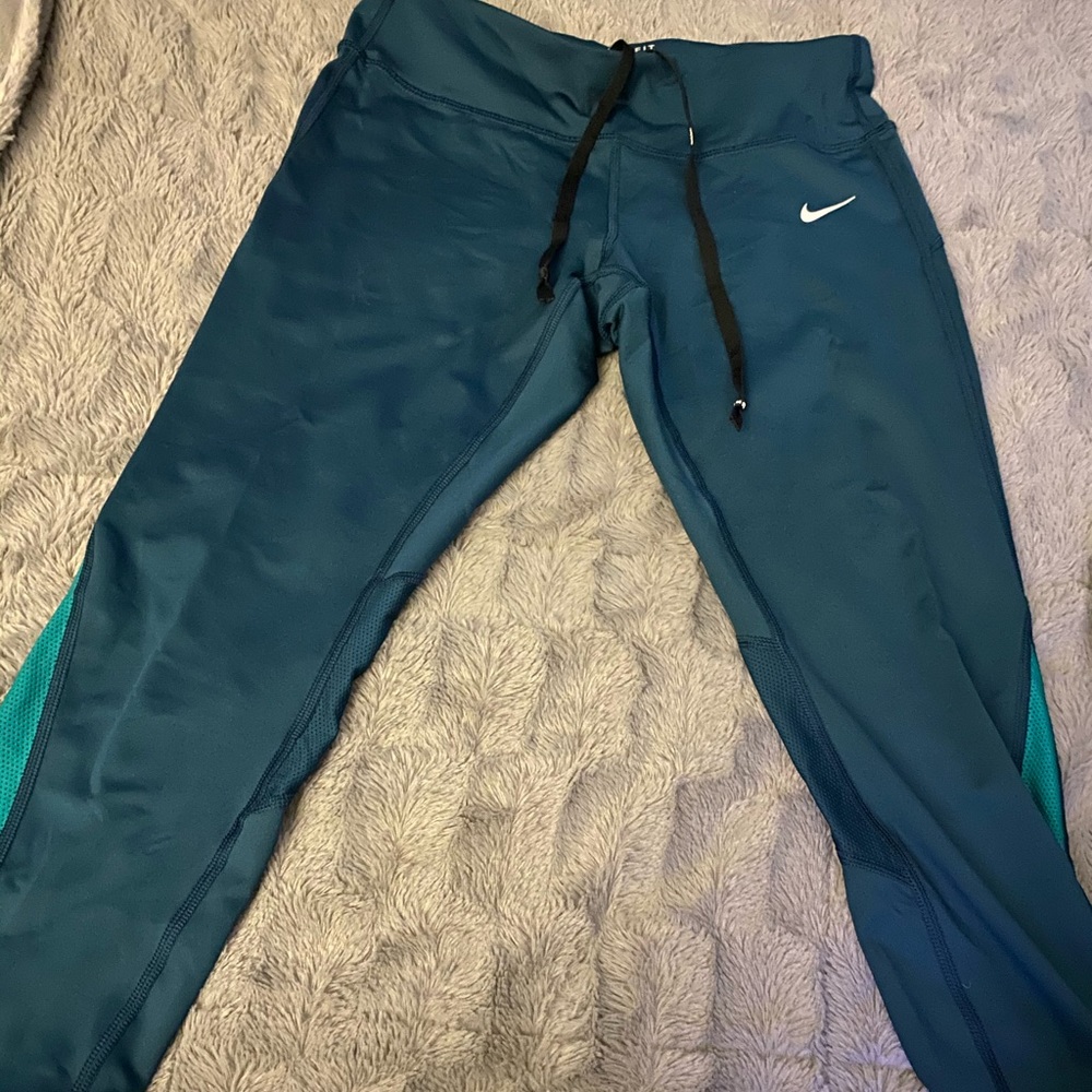 Nike cropped leggings